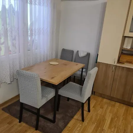 아파트 Kineski Zid